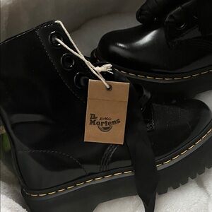 Dr. Martens molly doc Black Platform Boots